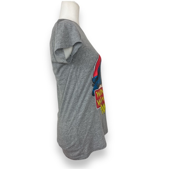 DC Comics Wonder Woman Ladies Gray T-Shirt Size M - Picture 3 of 13